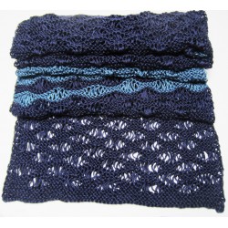 Halstuch im Wellenmuster