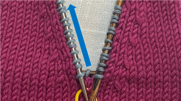 Maschen aus Nahtrand aufnehmen links