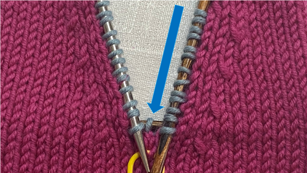Maschen aus Nahtrand rechts