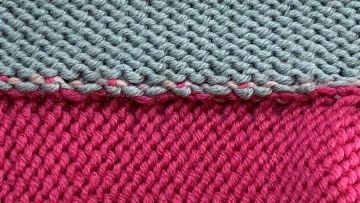 offene Maschen auf Nahtrand hinten